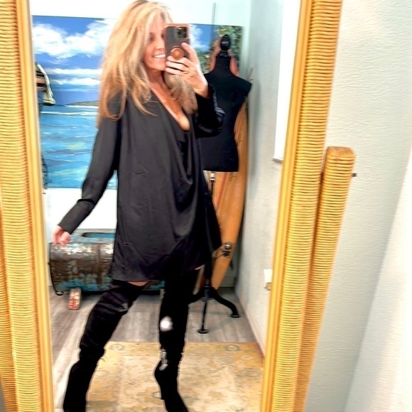 🔥Olia,Sexy Black Oversized Dress w/Low Scoop Neck, Incredible, Loose but SEXY,S - Picture 1 of 12